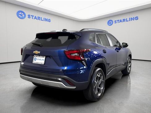 Certified 2024 Chevrolet Trax LT w/ Sunroof Package image 8