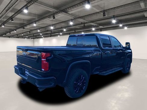 Used 2025 Chevrolet Silverado 2500 LT w/ Trail Boss Package image 7