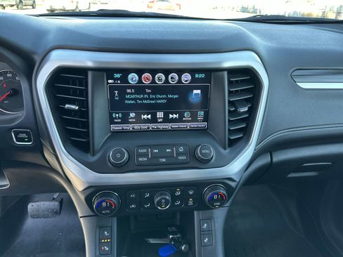 Used 2018 GMC Acadia SLT AWD/4WD image 13
