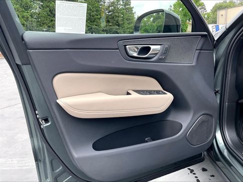 New 2026 Volvo XC60 B5 Plus w/ Climate Package AWD/4WD image 24