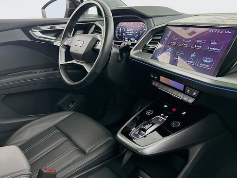 Used 2024 Audi Q4 e-tron Premium Plus w/ Premium Plus image 29