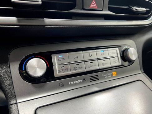 Used 2023 Hyundai Kona Limited FWD image 28