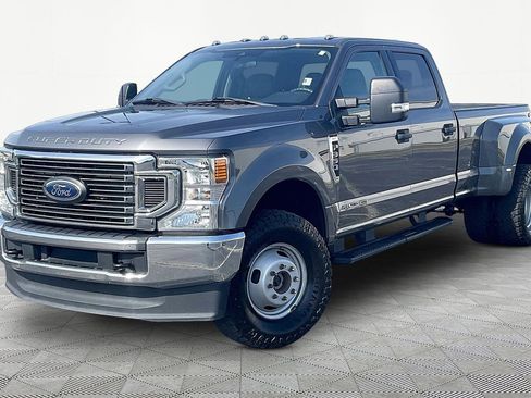 Used 2022 Ford F350 XLT AWD/4WD image 2