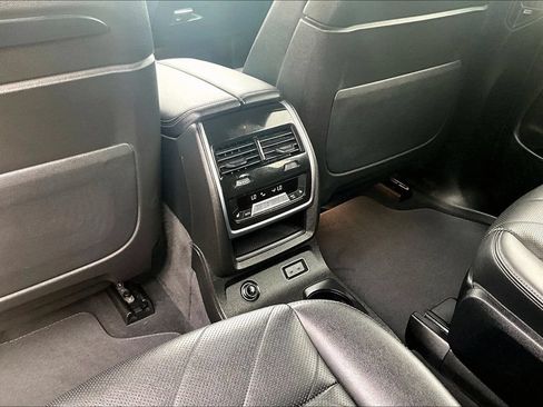 Used 2025 BMW X7 xDrive40i w/ M Sport Package AWD/4WD image 31