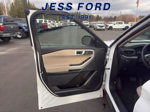 Used 2024 Ford Explorer XLT w/ Equipment Group 202A image 15