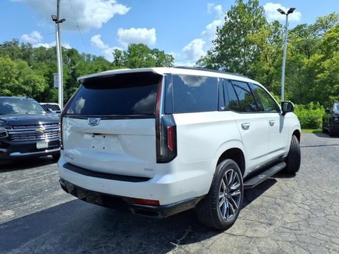 Used 2023 Cadillac Escalade Premium Luxury w/ LPO, Illumination Package AWD/4WD image 6