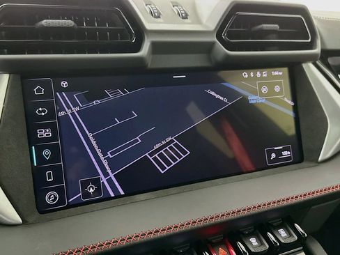 Used 2025 Lamborghini Urus SE AWD/4WD image 13
