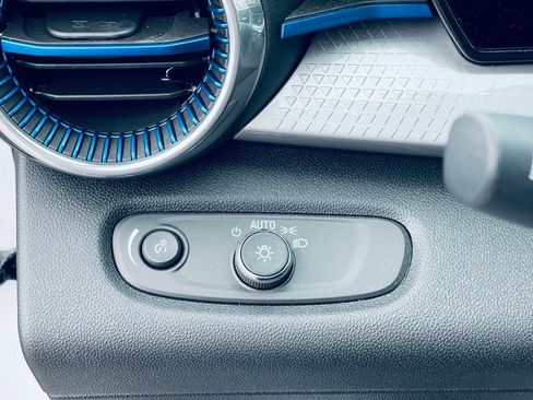 Used 2024 Chevrolet Trax LT w/ Driver Confidence Package image 14