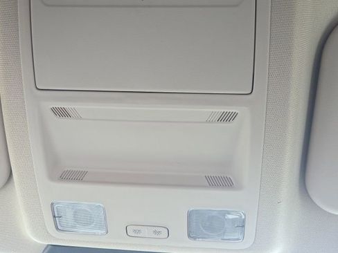 Used 2020 Ford Escape SE image 30