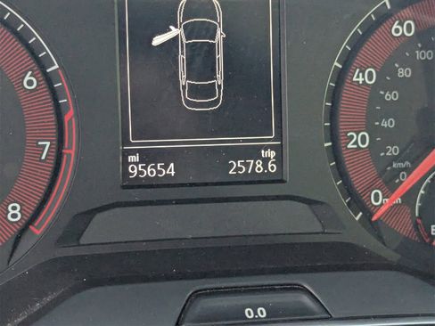 Used 2019 Volkswagen Jetta SE image 9