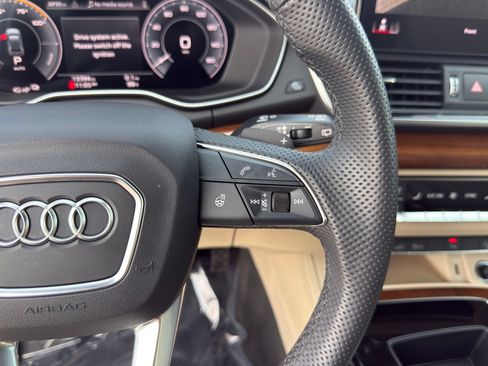Used 2024 Audi Q5 e Premium Plus w/ Premium Plus Package AWD/4WD image 19