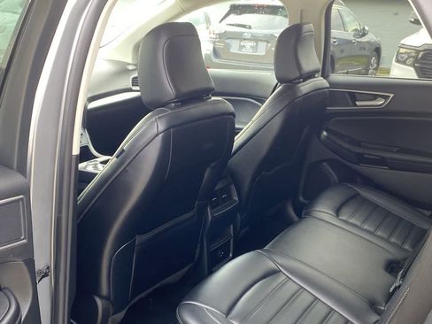 Used 2022 Ford Edge SEL image 16
