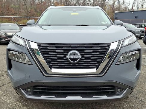 Used 2022 Nissan Rogue SL w/ SL Premium Package image 2