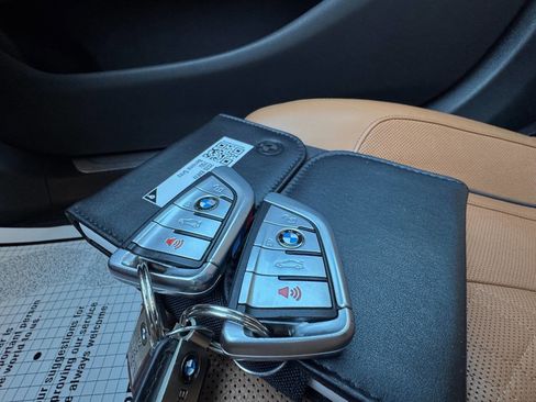 Used 2020 BMW 750i xDrive w/ Autobahn Package image 39