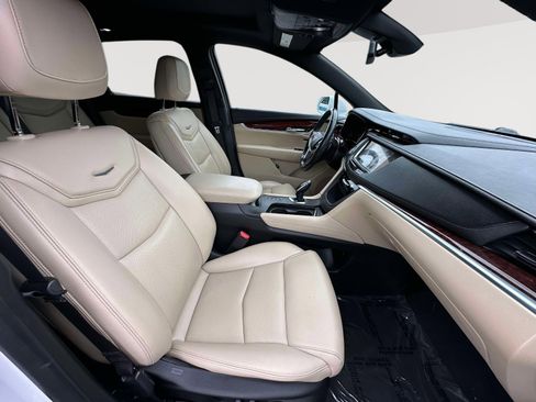 Used 2019 Cadillac XT5 Premium Luxury AWD/4WD image 28