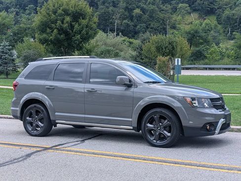 Used 2019 Dodge Journey Crossroad AWD/4WD image 3