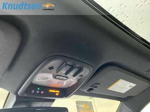 Used 2025 Chevrolet Colorado ZR2 w/ Technology Package image 24