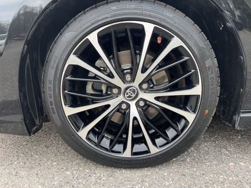 Used 2018 Toyota Camry SE image 30