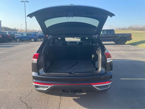 Used 2023 Volkswagen Atlas Cross Sport SEL image 10