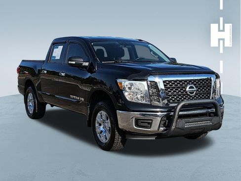 Used 2018 Nissan Titan SV AWD/4WD image 1
