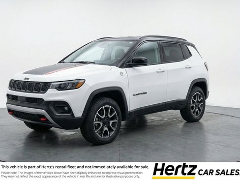 Used 2025 Jeep Compass Trailhawk AWD/4WD image 1