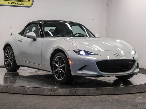 Used 2016 MAZDA MX-5 Miata Grand Touring RWD image 5