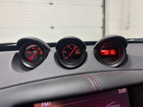 Used 2017 Nissan 370Z NISMO RWD image 19