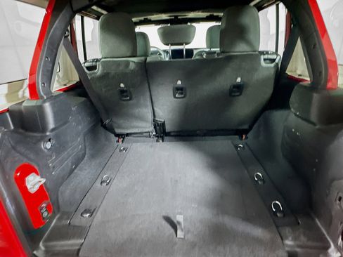Used 2024 Jeep Wrangler Unlimited Sport AWD/4WD image 26
