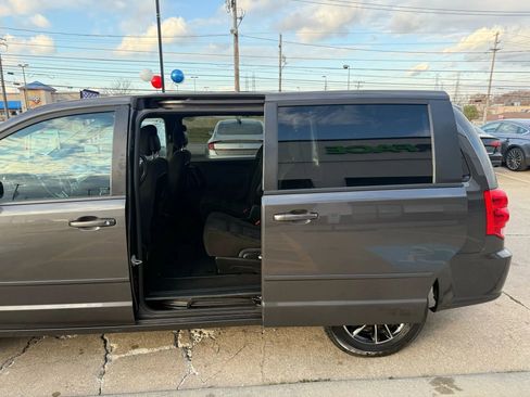 Used 2015 Dodge Grand Caravan SE w/ Quick Order Package 29E SE image 20