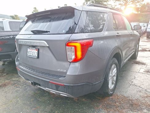 Used 2022 Ford Explorer XLT w/ Equipment Group 202A image 5