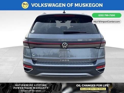 New 2026 Volkswagen Taos SE image 6
