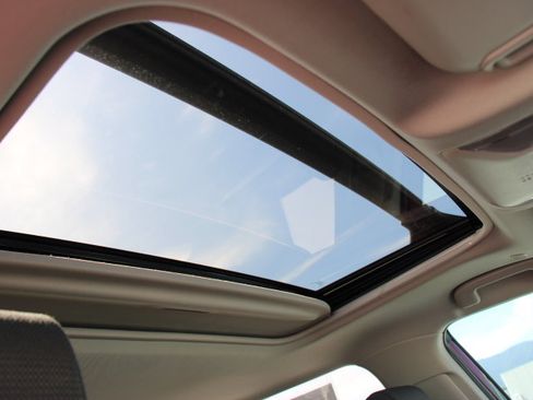 Used 2024 Toyota RAV4 XLE w/ Convenience Package image 21