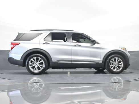 Used 2022 Ford Explorer XLT w/ Equipment Group 202A image 59