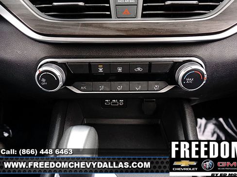 Used 2025 Nissan Altima 2.5 SV image 17