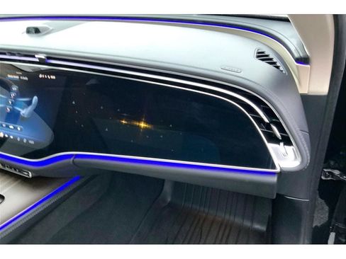 Used 2025 Mercedes-Benz E 350 4MATIC Sedan image 17