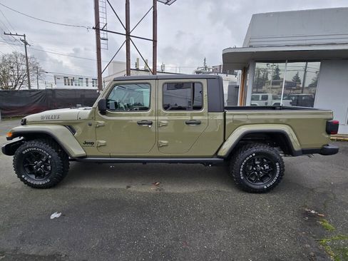 New 2025 Jeep Gladiator Willys image 5