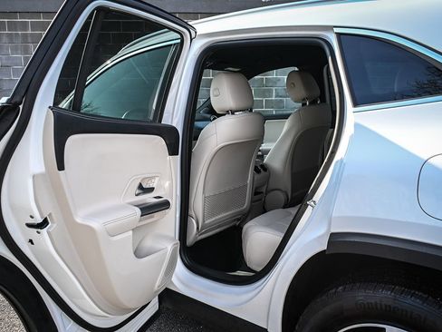 Used 2025 Mercedes-Benz GLA 250 image 10