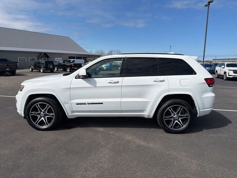 Used 2020 Jeep Grand Cherokee Altitude image 6
