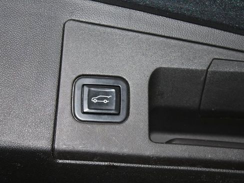 Certified 2022 Cadillac XT5 Premium Luxury image 30