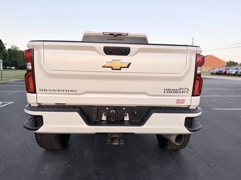 Used 2022 Chevrolet Silverado 2500 High Country w/ Technology Package AWD/4WD image 5