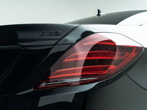Used 2020 Mercedes-Benz S 63 AMG 4MATIC Sedan w/ Warmth & Comfort Package image 15