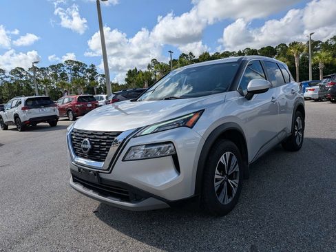 Used 2023 Nissan Rogue SV FWD image 8