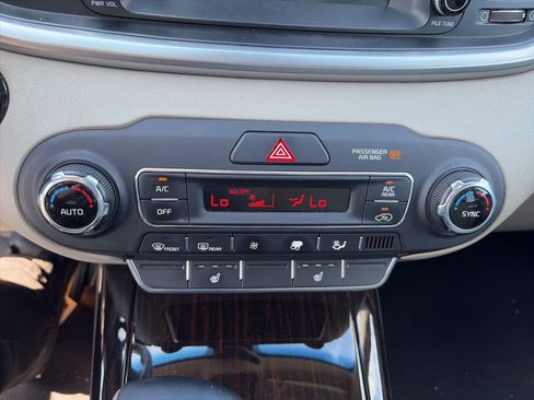 Used 2020 Kia Sorento EX image 12