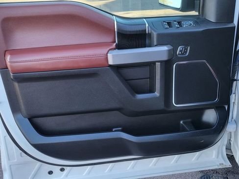 Used 2019 Ford F150 Platinum w/ Equipment Group 701A Luxury image 22