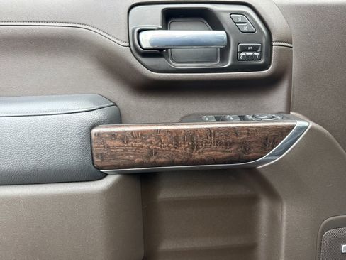 Used 2021 GMC Sierra 2500 Denali w/ Denali Ultimate Package image 11