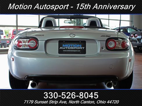 Used 2006 MAZDA MX-5 Miata Sport RWD image 11