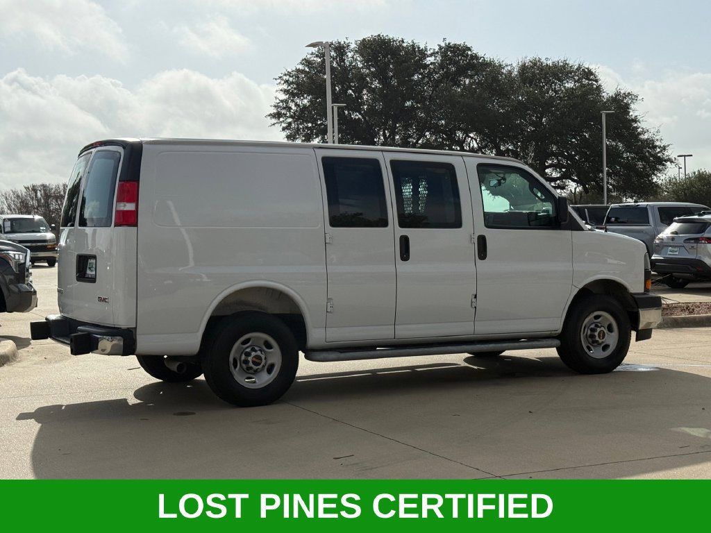 Used 2025 GMC Savana 2500 w/ Driver Convenience Package RWD image 4