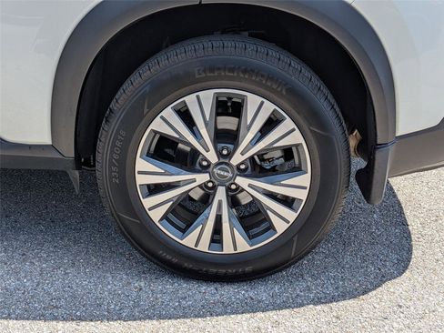 Certified 2023 Nissan Rogue SV AWD/4WD image 9
