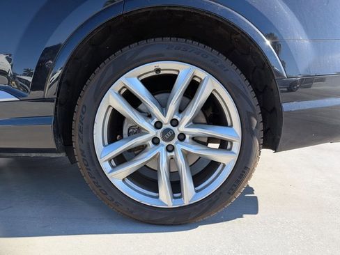 Used 2017 Audi Q7 3.0T Prestige image 16