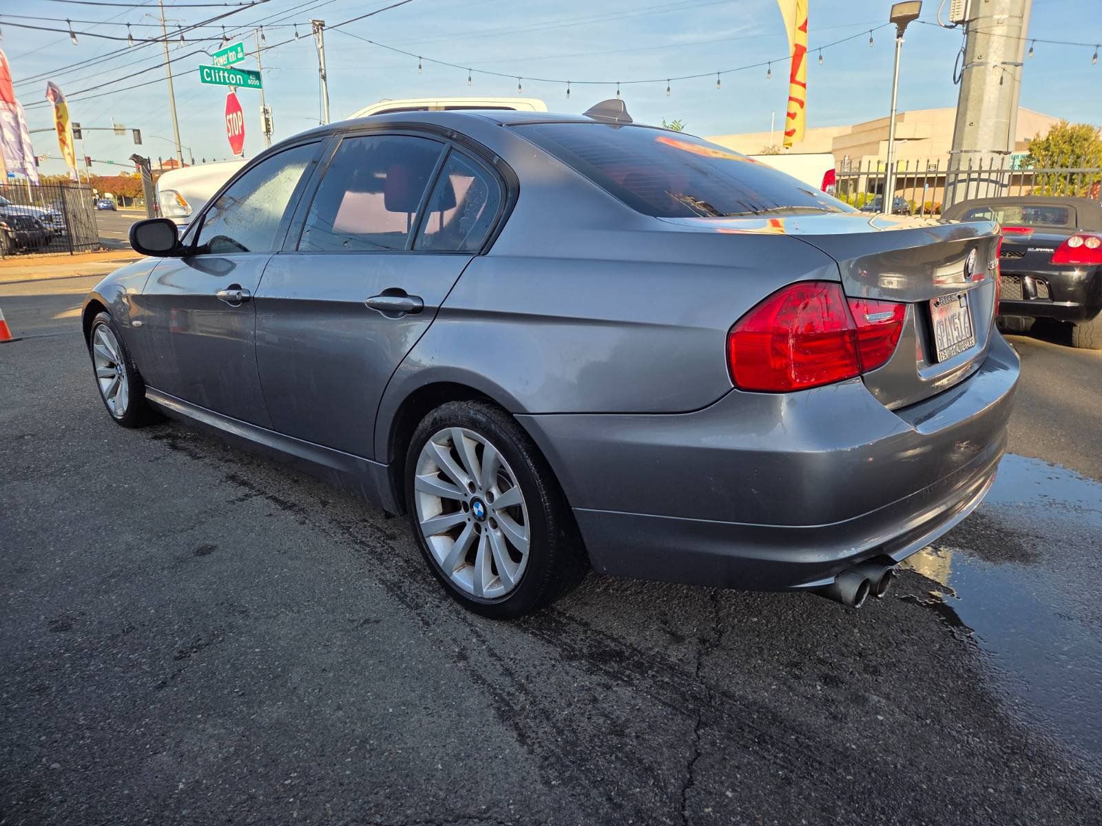 Used 2011 BMW 328i Sedan RWD image 2